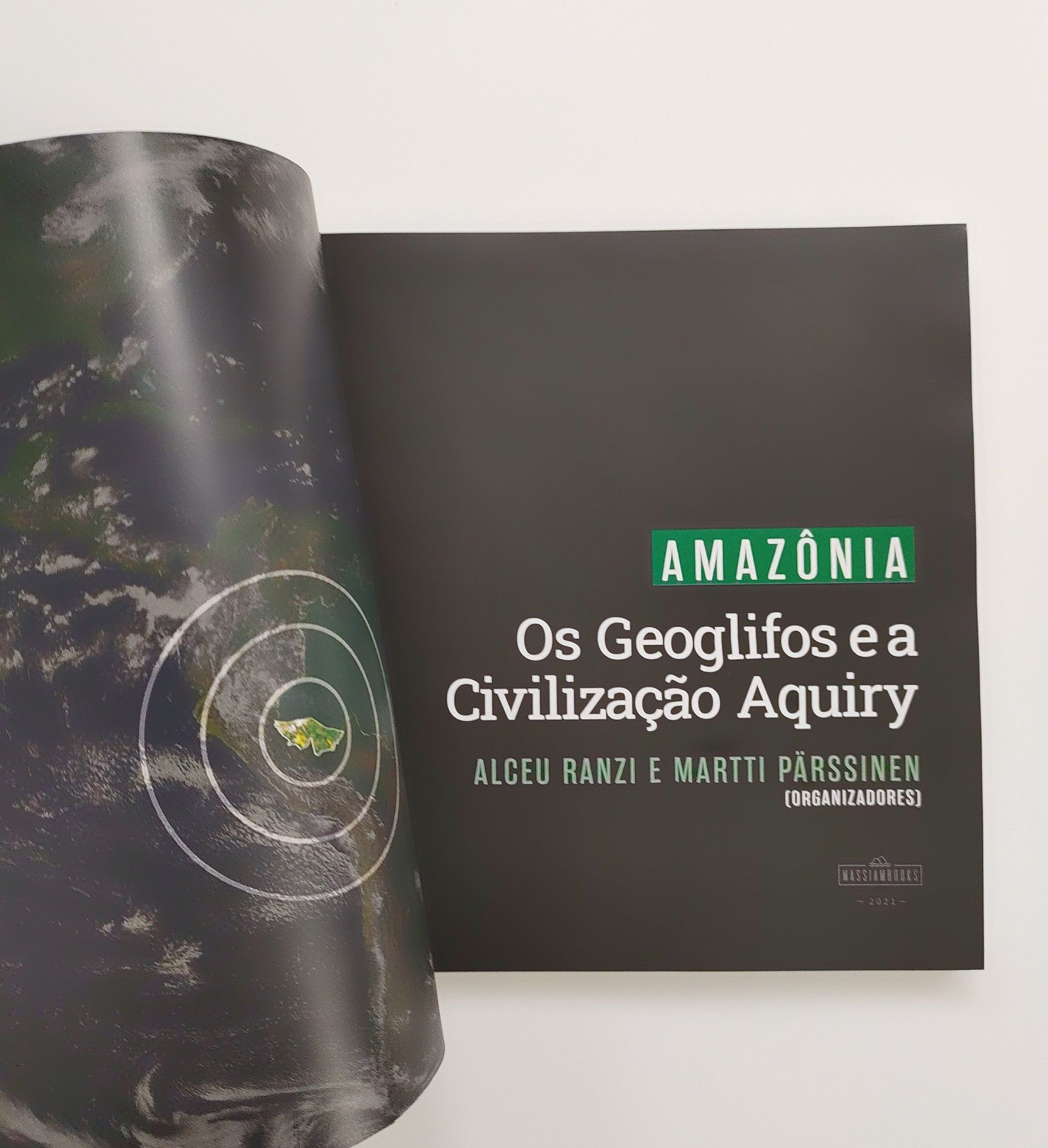 primera página del libro Amazonia
